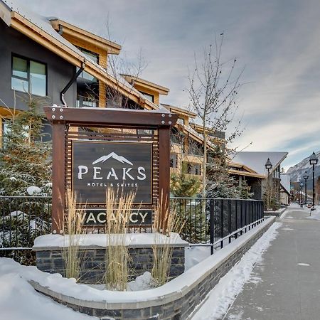 באנף Peaks Hotel And Suites מראה חיצוני תמונה