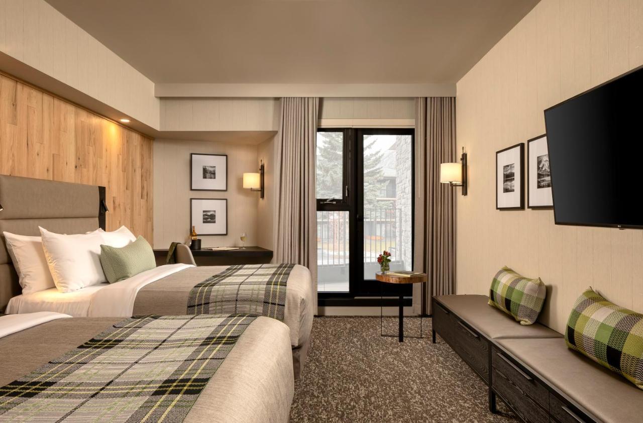 באנף Peaks Hotel And Suites מראה חיצוני תמונה