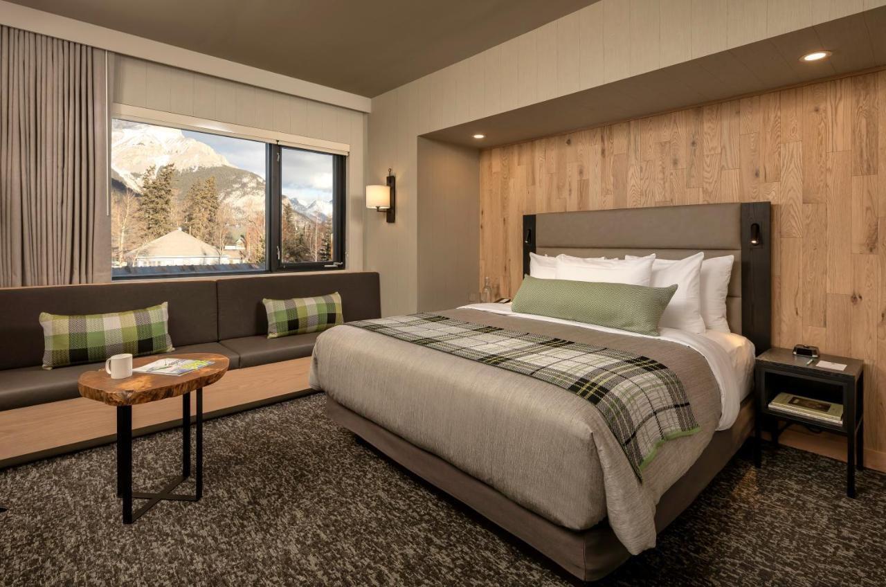באנף Peaks Hotel And Suites מראה חיצוני תמונה
