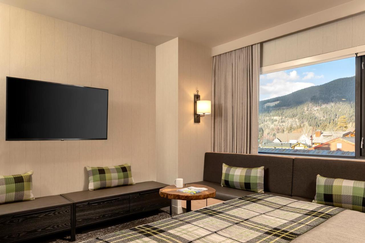 באנף Peaks Hotel And Suites מראה חיצוני תמונה