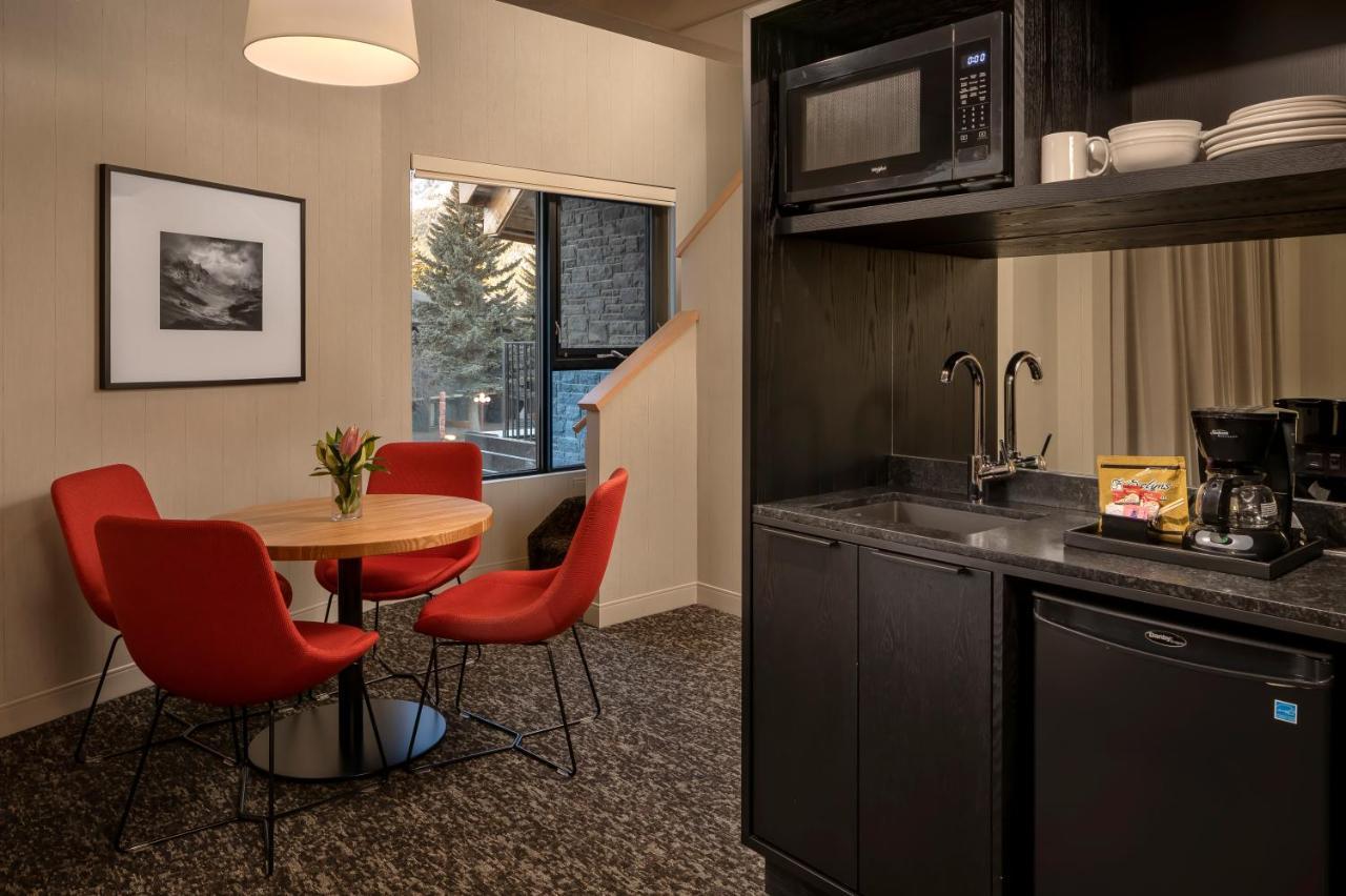 באנף Peaks Hotel And Suites מראה חיצוני תמונה