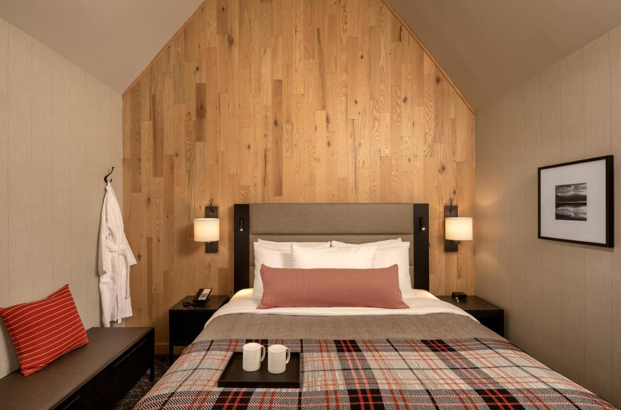 באנף Peaks Hotel And Suites מראה חיצוני תמונה
