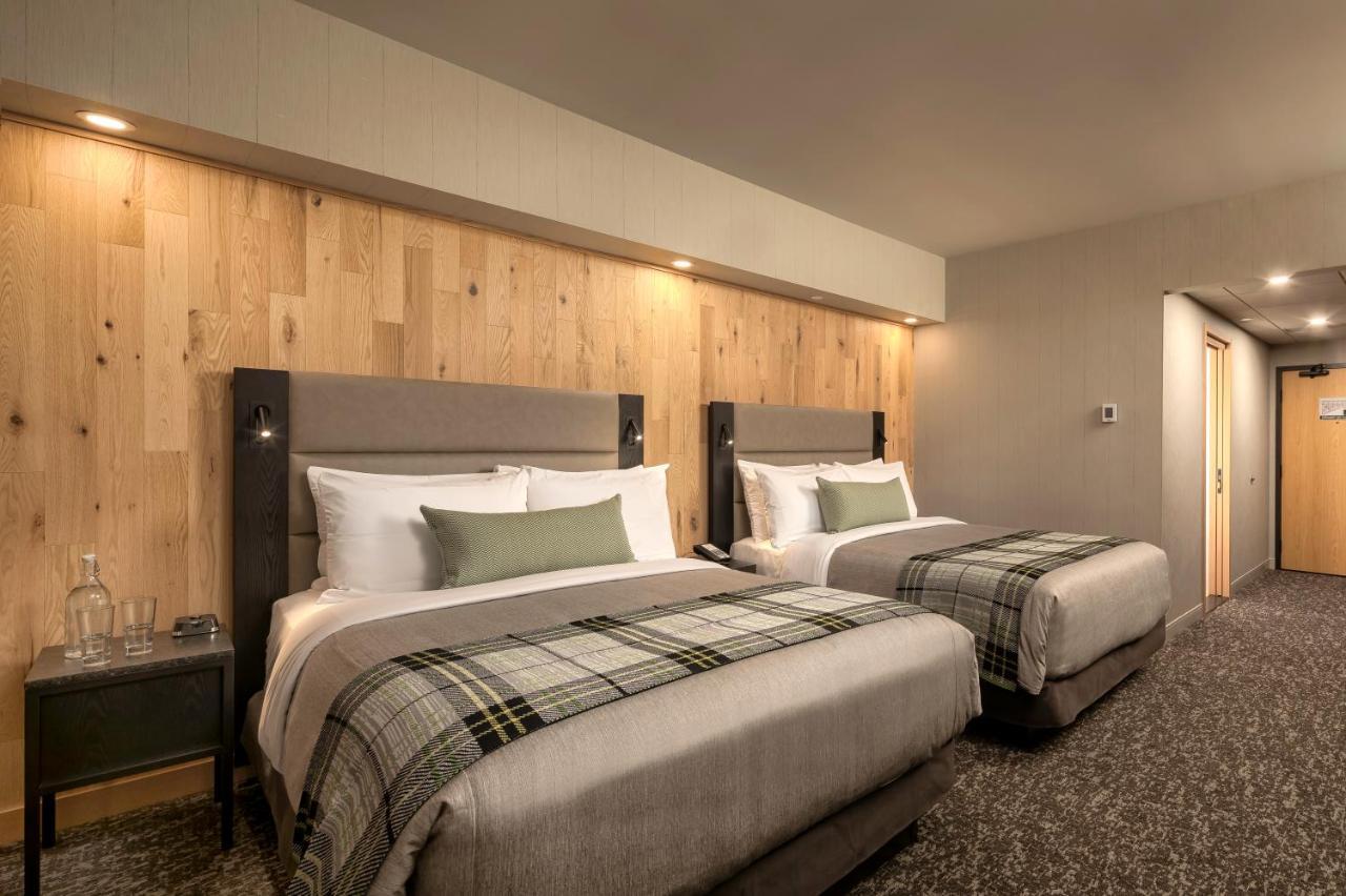 באנף Peaks Hotel And Suites מראה חיצוני תמונה