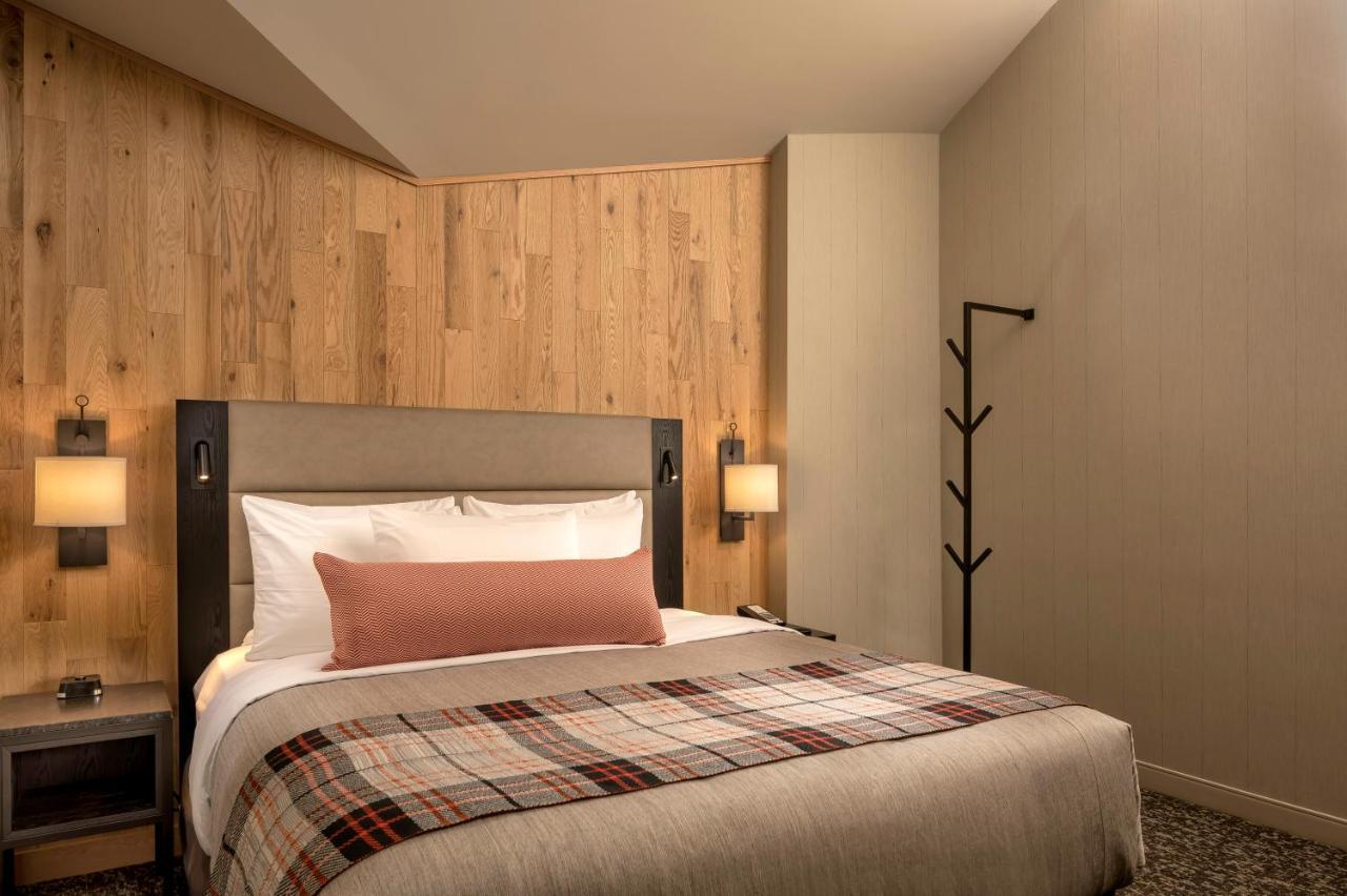 באנף Peaks Hotel And Suites מראה חיצוני תמונה