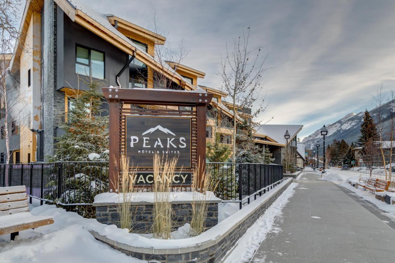 באנף Peaks Hotel And Suites מראה חיצוני תמונה