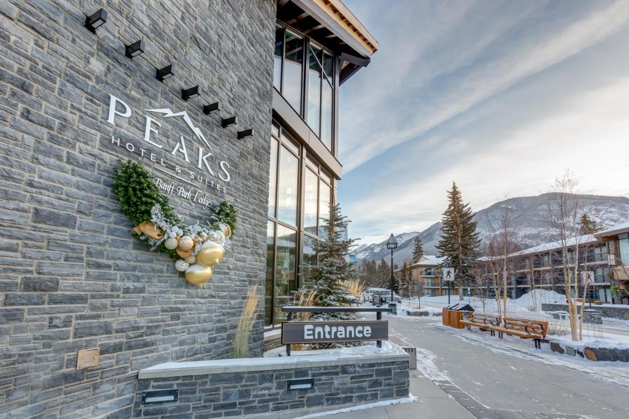 באנף Peaks Hotel And Suites מראה חיצוני תמונה