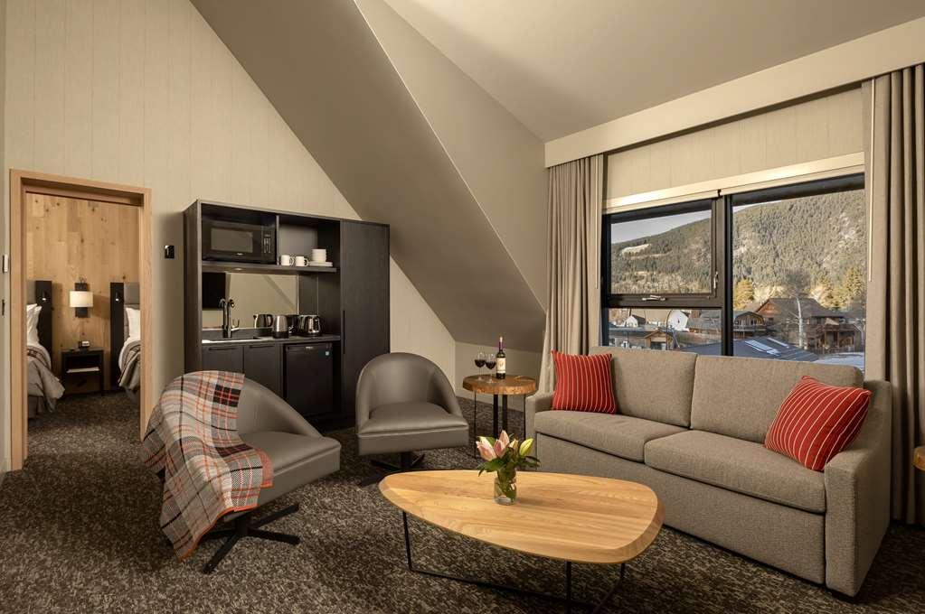 באנף Peaks Hotel And Suites חדר תמונה