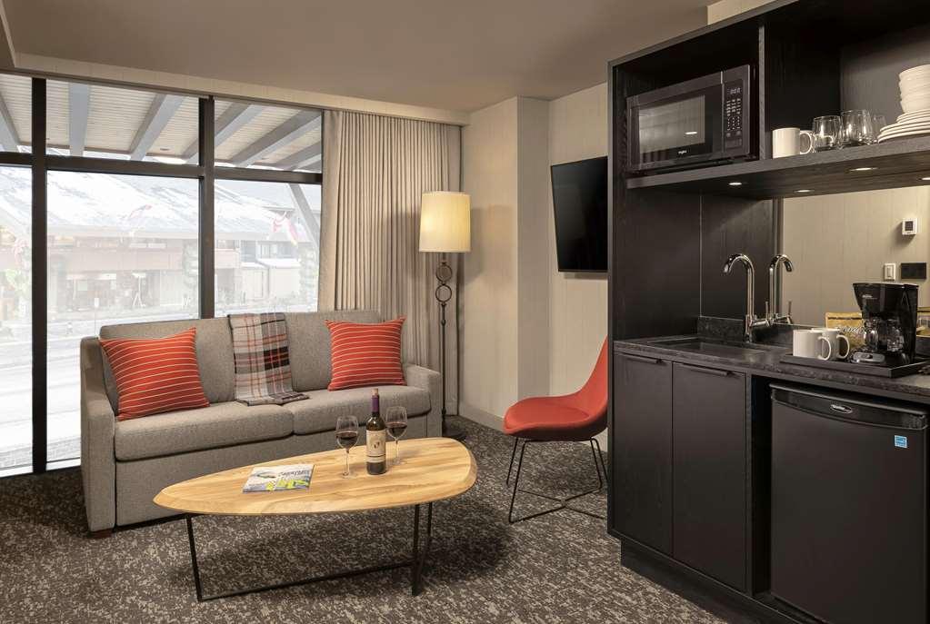 באנף Peaks Hotel And Suites חדר תמונה
