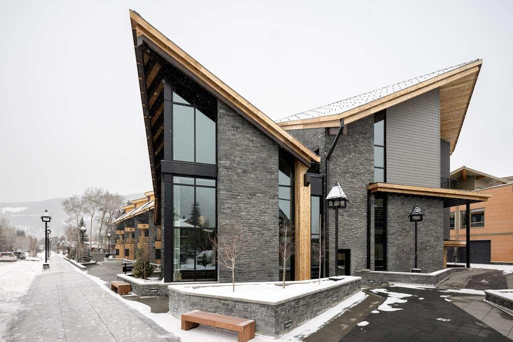 באנף Peaks Hotel And Suites מראה חיצוני תמונה